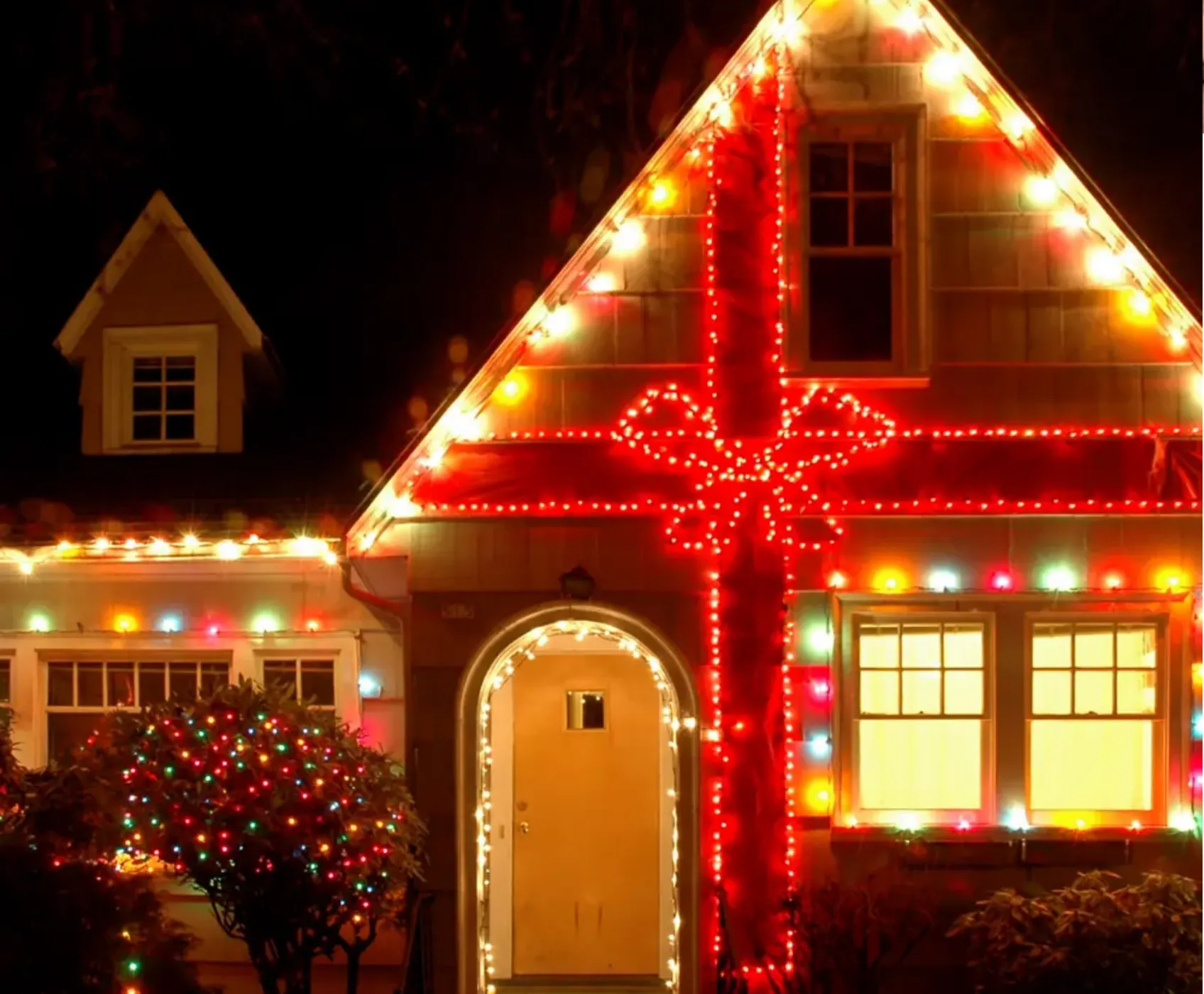 Christmas lighting by Cardinal Lighting, East Tennessee
